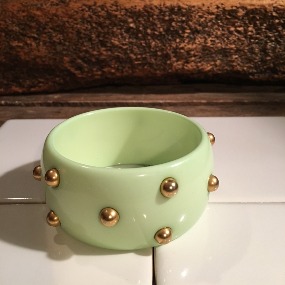Vintage Avocado Green Lucite Bangle Bracelet
